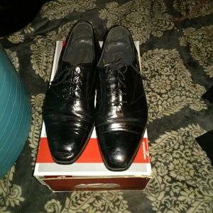 Mens dress shoes